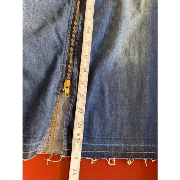 Chicos Raw Hem Full Zipper Pencil Skirt - Picture 6 of 9